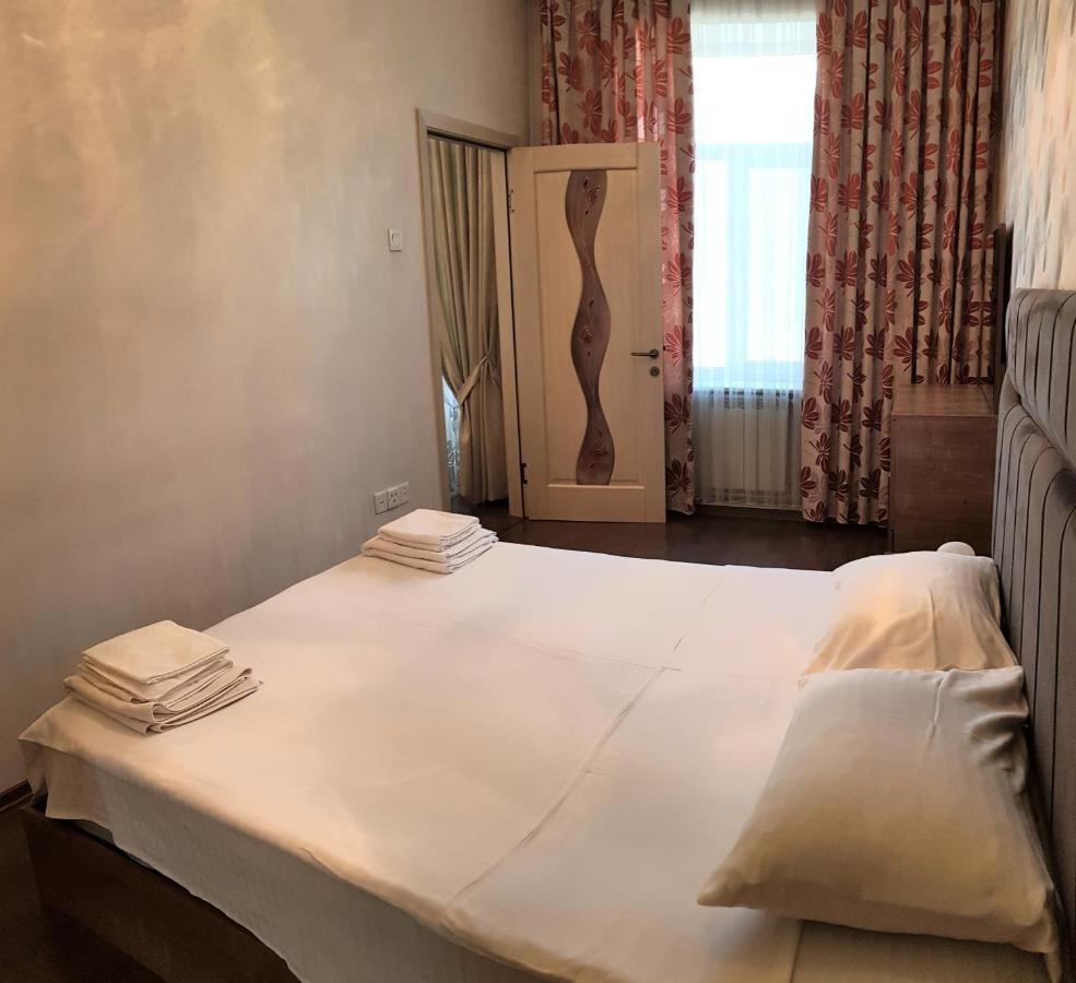 Central Baku Luxury Apartment On Nizami Street ภายนอก รูปภาพ